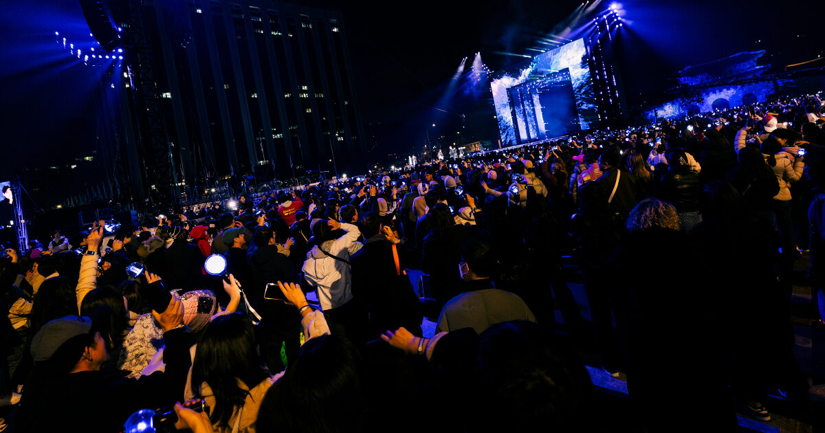 The Headline Dominating K-Pop Fan Feeds Right Now